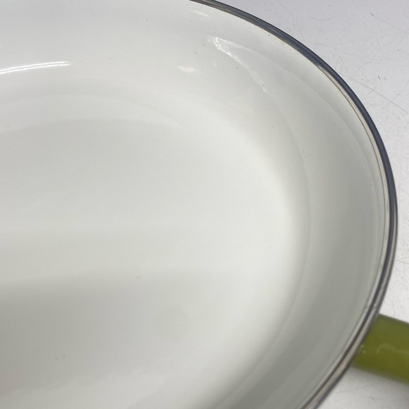 Daisy Flower Enameled Sauté Handled Pan - Picture 8 of 17